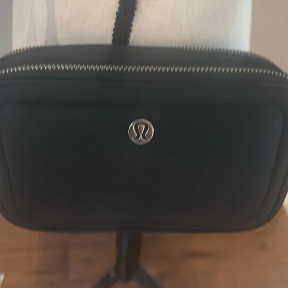 Lululemon Black Crossbody Bag - Picture 2 of 6